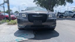 
										2019 Chrysler 300 full									
