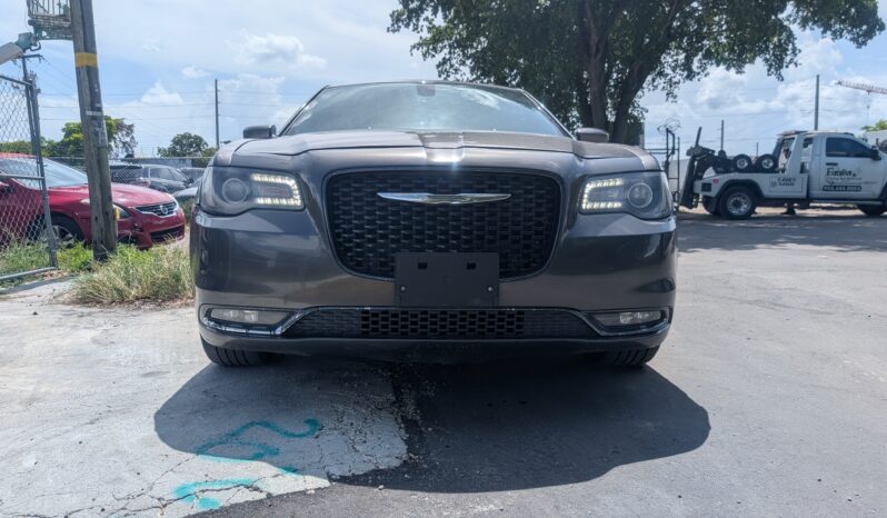 
								2019 Chrysler 300 full									