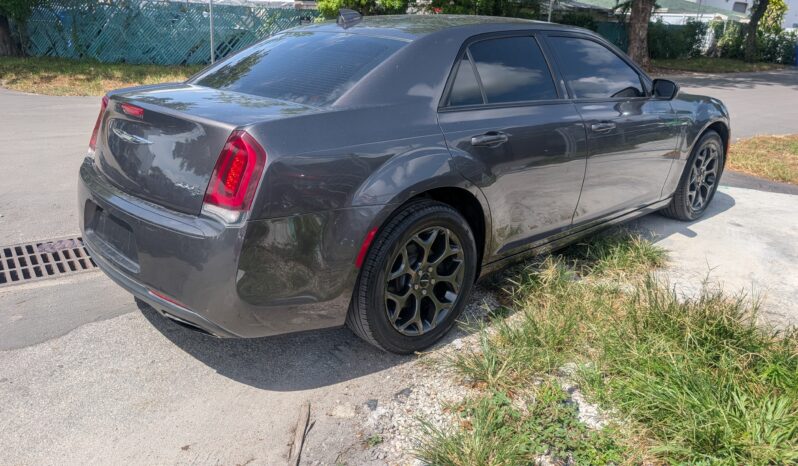 
								2019 Chrysler 300 full									