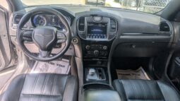 
										2019 Chrysler 300 full									