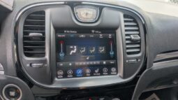 
										2019 Chrysler 300 full									