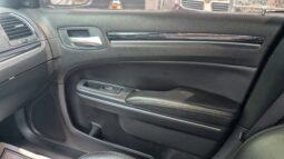 
										2019 Chrysler 300 full									