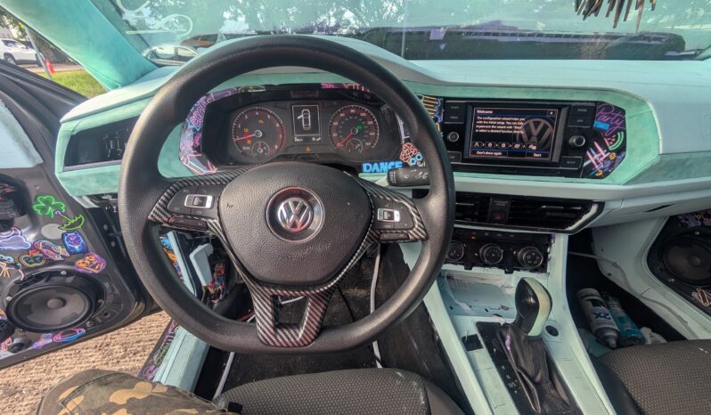 
								VW Jetta 2019 full									