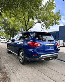 
										Nissan Pathfinder 2018 full									