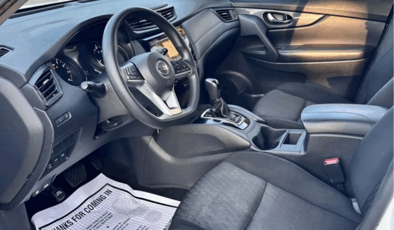 
								Nissan Rogue S 2017 full									