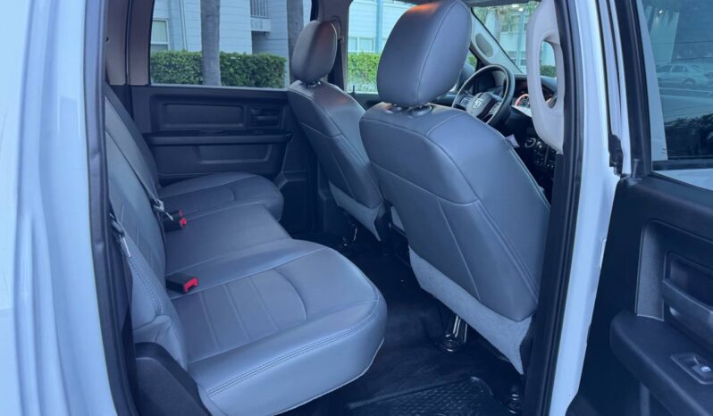 
								2018 RAM 1500 ST full									