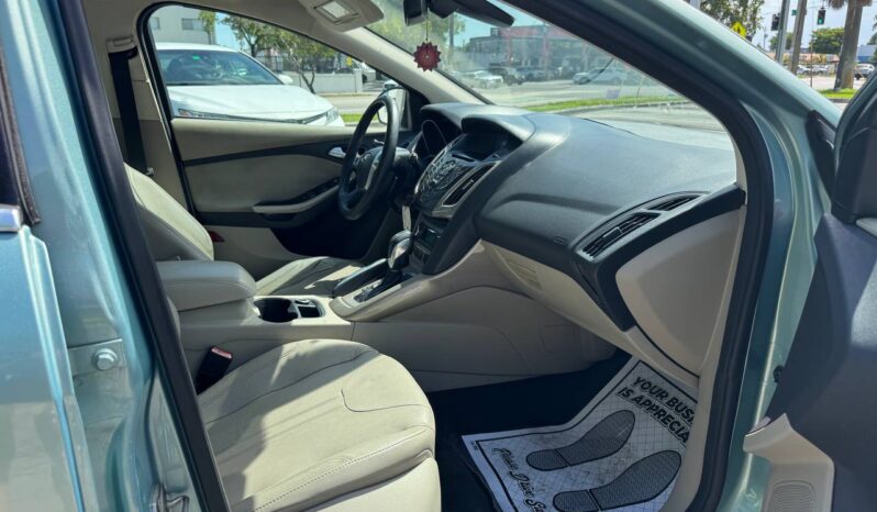 
								2012 Ford Focus SEL full									