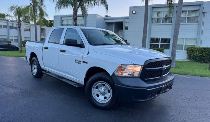 
								2018 RAM 1500 ST full									