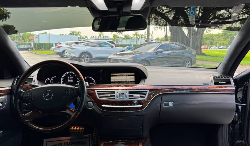 
								2011 Mercedes-Benz S63 AMG Base full									