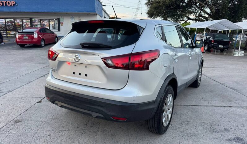 
								2018 Nissan Rogue Sport S full									