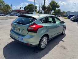 
										2012 Ford Focus SEL full									
