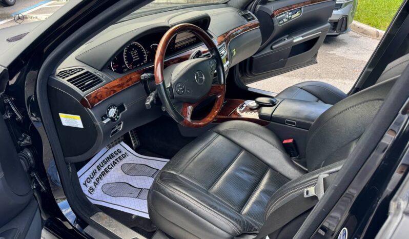 
								2011 Mercedes-Benz S63 AMG Base full									