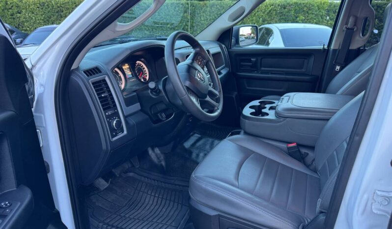 
								2018 RAM 1500 ST full									