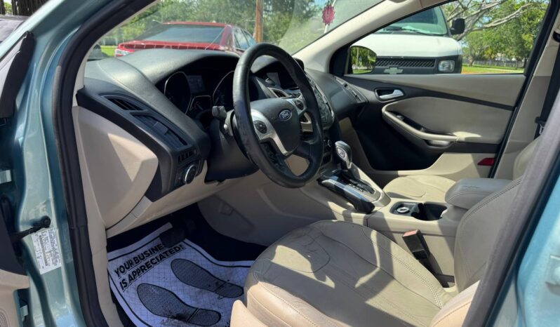 
								2012 Ford Focus SEL full									