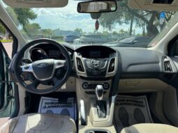 
										2012 Ford Focus SEL full									