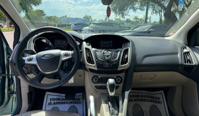 
								2012 Ford Focus SEL full									