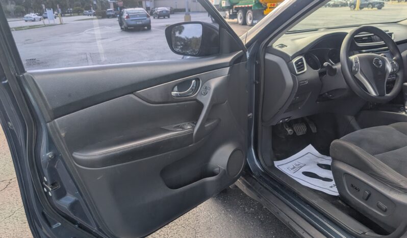 
								2016 Nissan Rogue SV full									