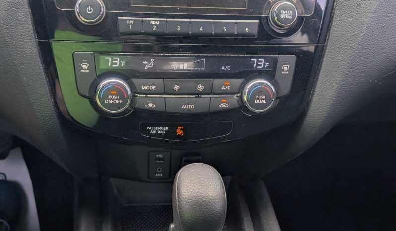 
								2016 Nissan Rogue SV full									