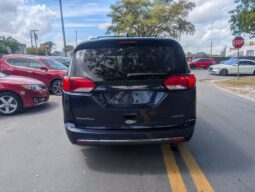 
										Chrysler Pacifica 2018 full									
