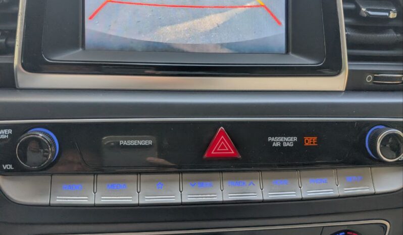 
								Hyundai Sonata Hybrid SE 2019 full									