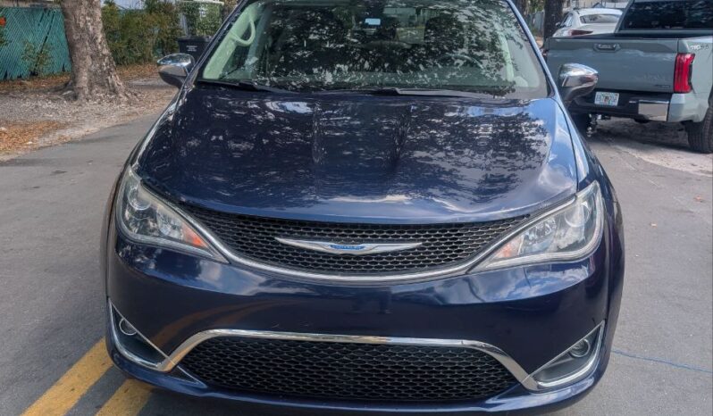 
								Chrysler Pacifica 2018 full									