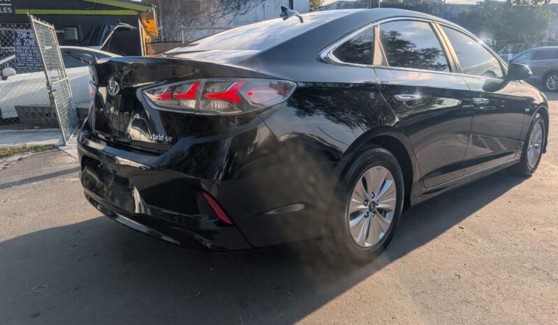 
								Hyundai Sonata Hybrid SE 2019 full									