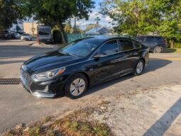 
										Hyundai Sonata Hybrid SE 2019 full									