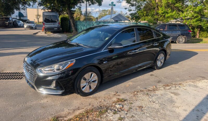 
								Hyundai Sonata Hybrid SE 2019 full									