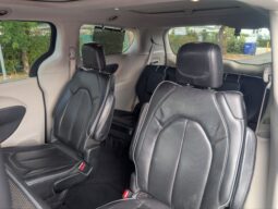 
										Chrysler Pacifica 2018 full									