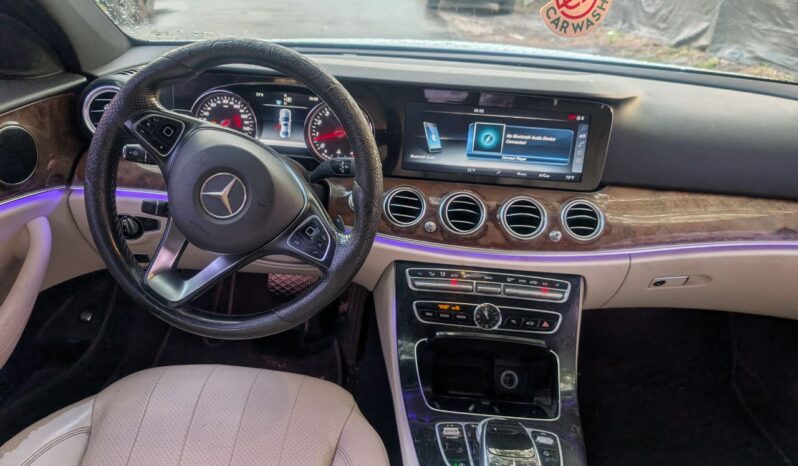 
								Mercedes E300 2017 full									