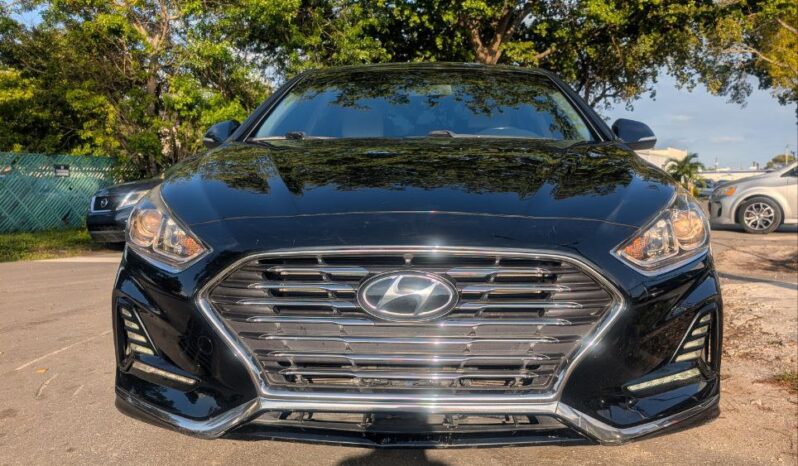 
								Hyundai Sonata Hybrid SE 2019 full									