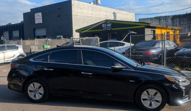 
								Hyundai Sonata Hybrid SE 2019 full									