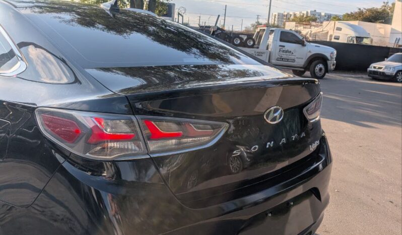 
								Hyundai Sonata Hybrid SE 2019 full									