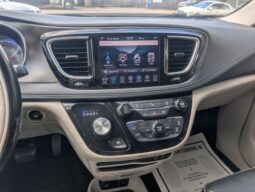 
										Chrysler Pacifica 2018 full									