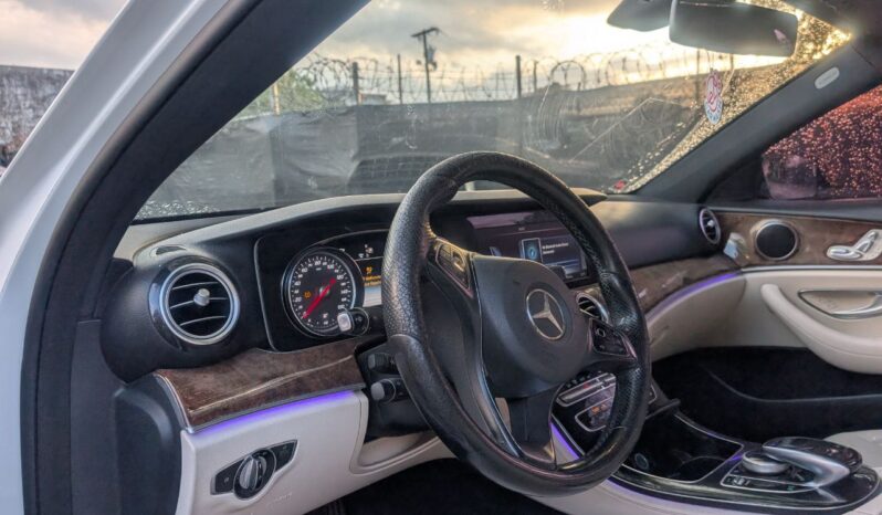 
								Mercedes E300 2017 full									