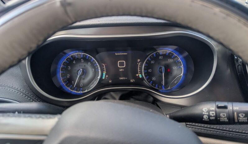 
								Chrysler Pacifica 2018 full									