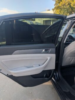 
										Hyundai Sonata Hybrid SE 2019 full									