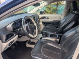 
										Chrysler Pacifica 2018 full									