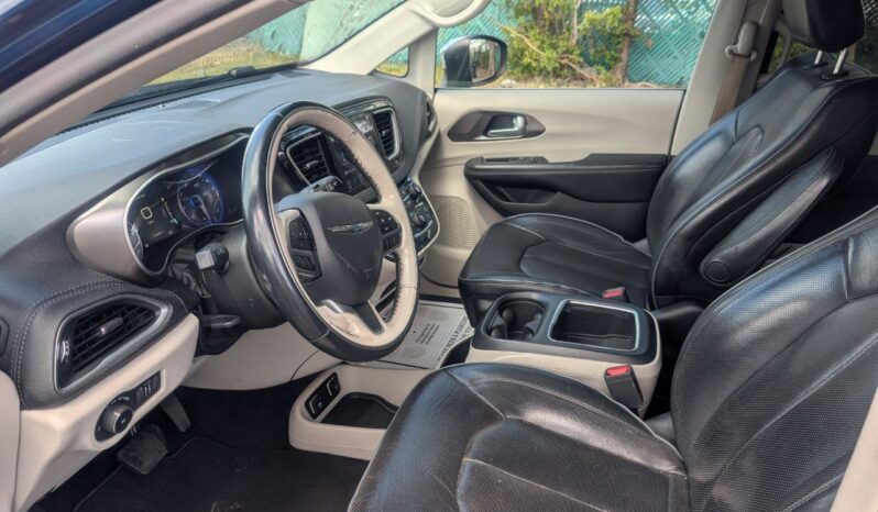 
								Chrysler Pacifica 2018 full									