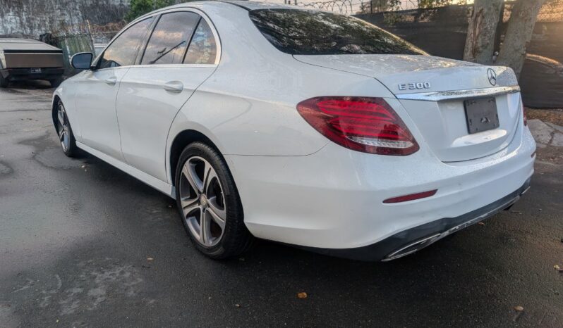 
								Mercedes E300 2017 full									