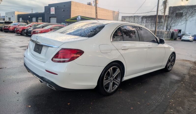 
								Mercedes E300 2017 full									