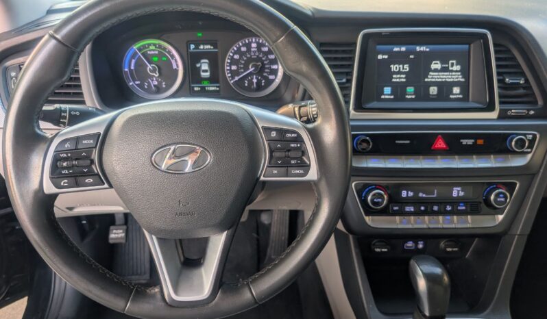 
								Hyundai Sonata Hybrid SE 2019 full									