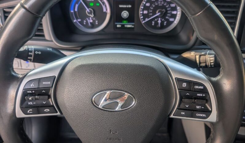 
								Hyundai Sonata Hybrid SE 2019 full									