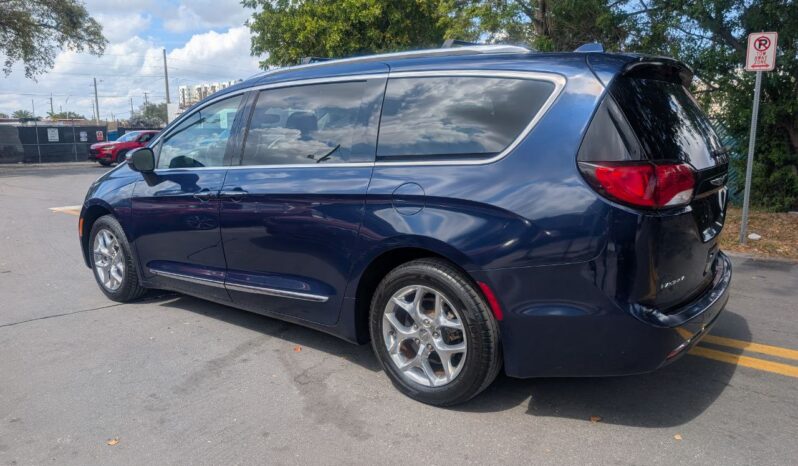 
								Chrysler Pacifica 2018 full									