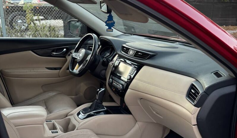 
								Nissan Rogue 2017 full									