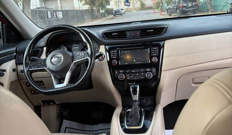 
								Nissan Rogue 2017 full									